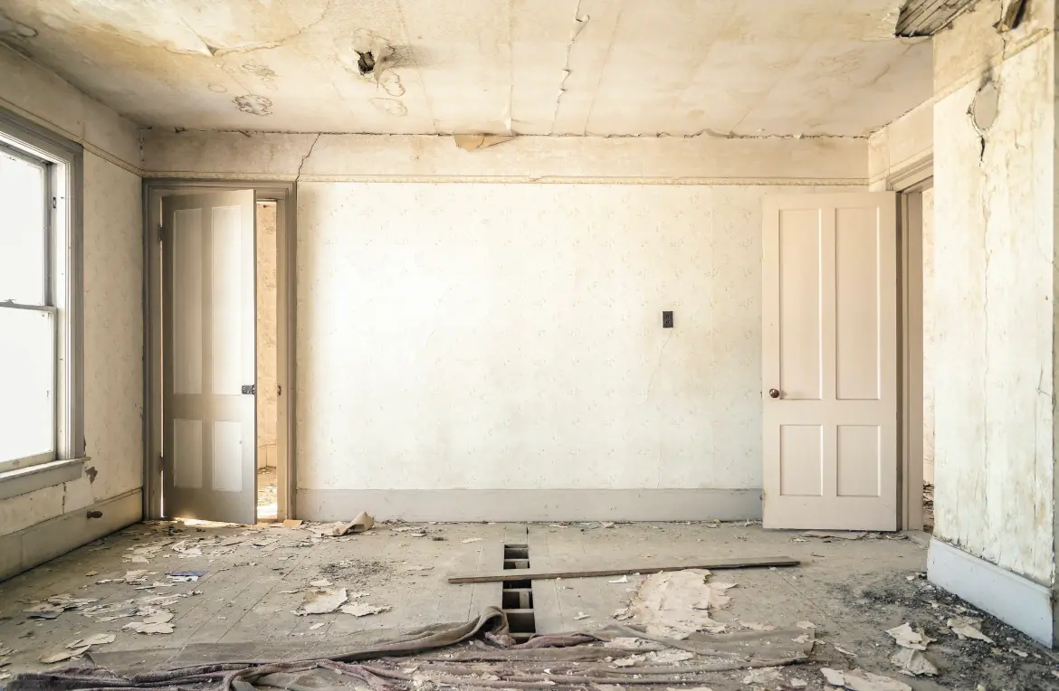 Waste disposal crew managing a cleanout project in Shawnee